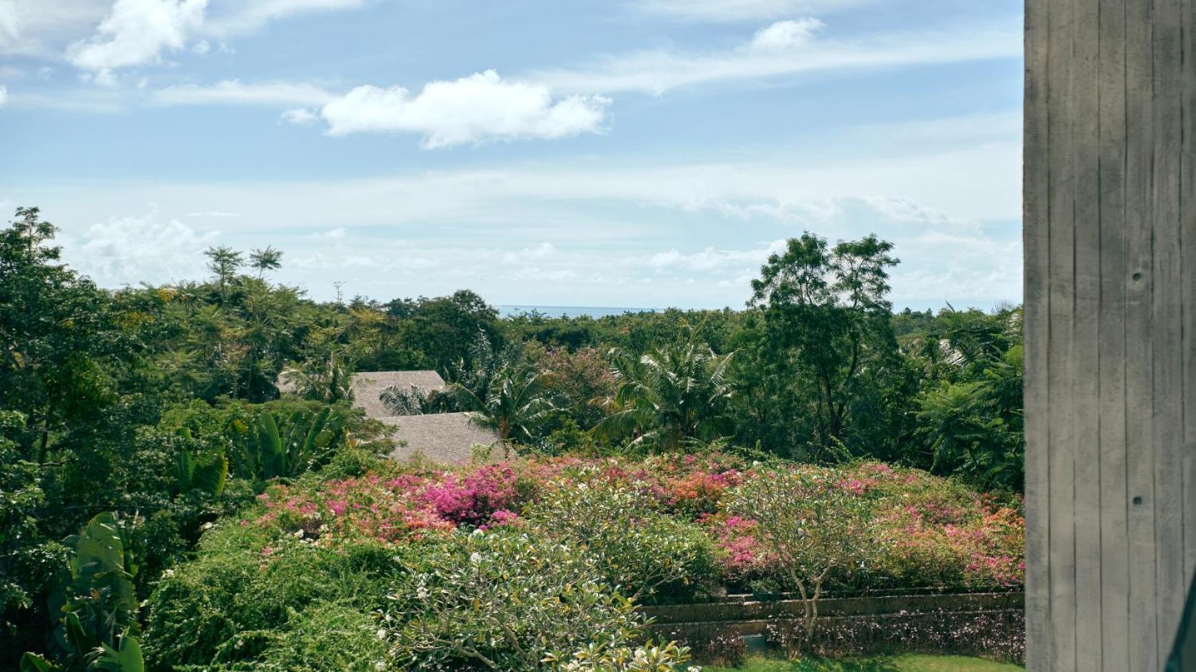 림바 짐바란 발리 바이 아야나 호텔 외부 사진 View of the garden
